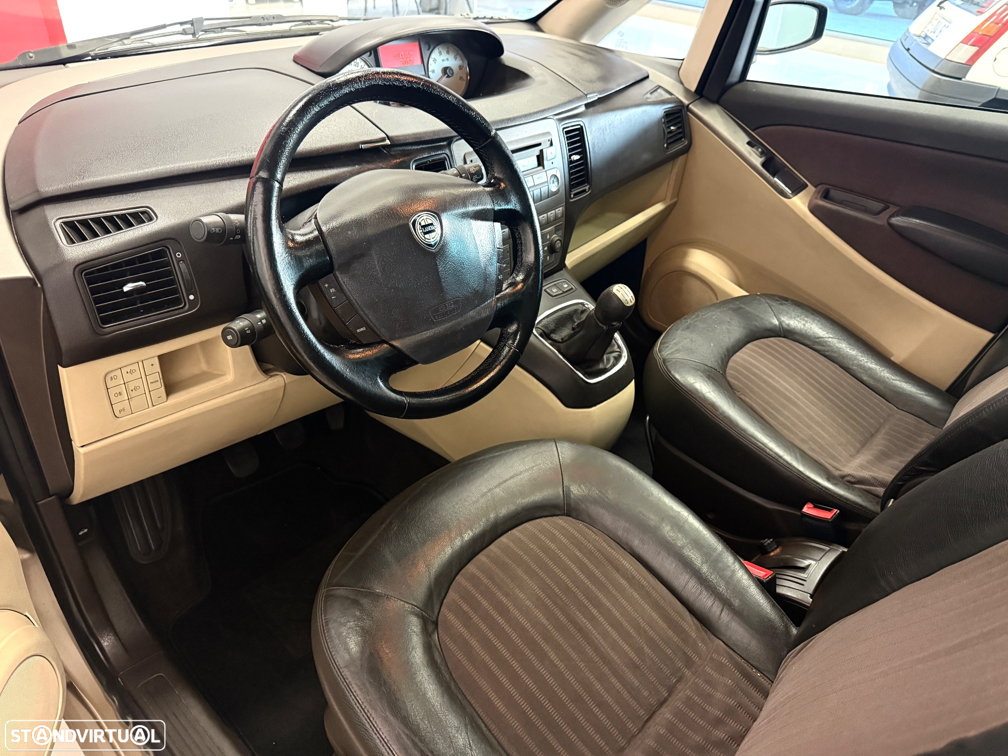 Lancia Musa 1.3 16V M-jet Platino - 5