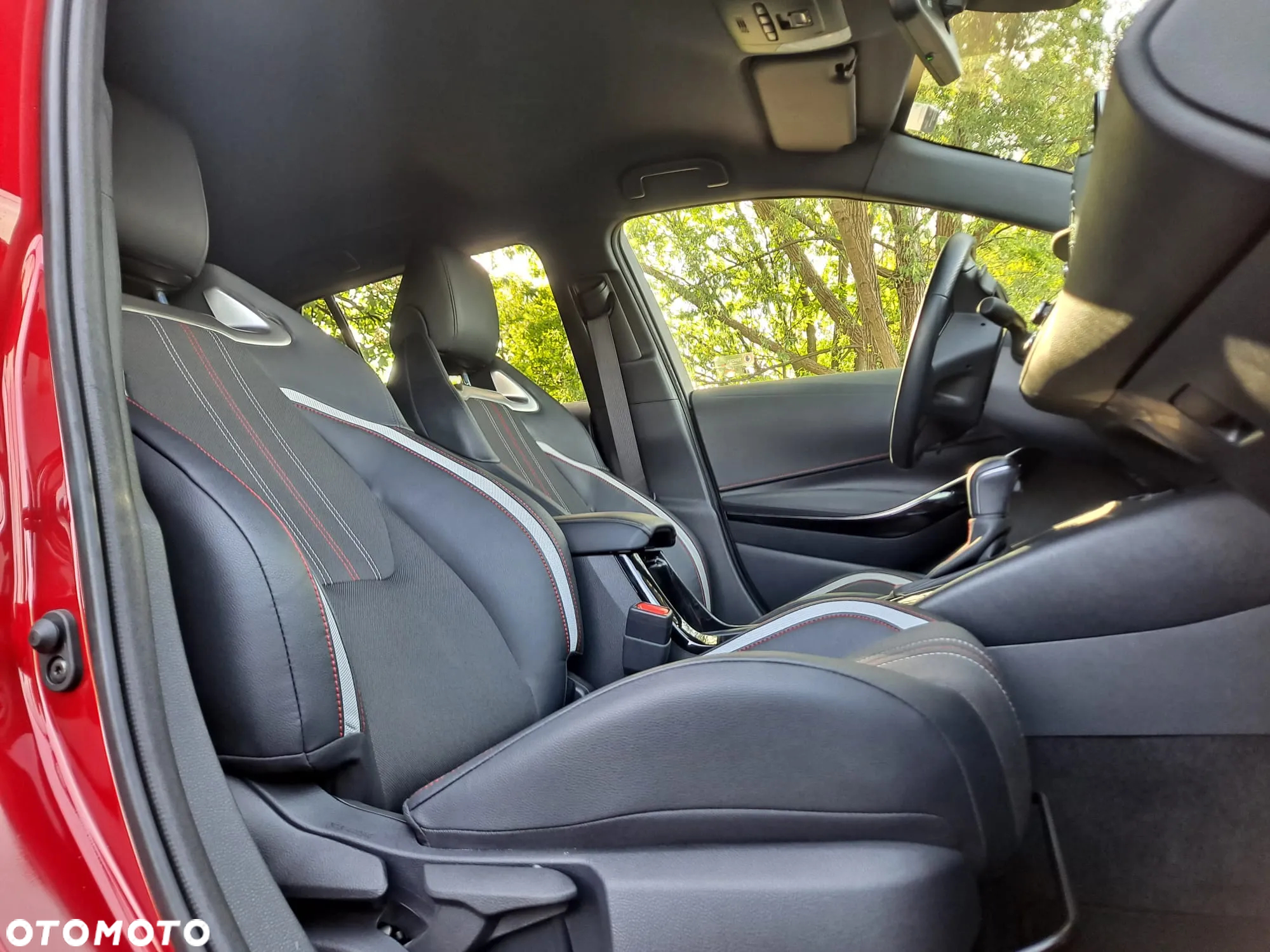 Toyota Corolla 2.0 Hybrid Touring Sports GR Sport Black Edition - 32