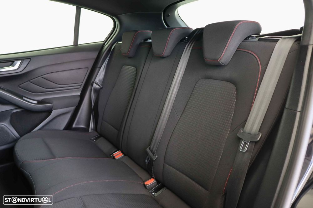 Ford Focus 1.0 EcoBoost MHEV ST-Line - 23