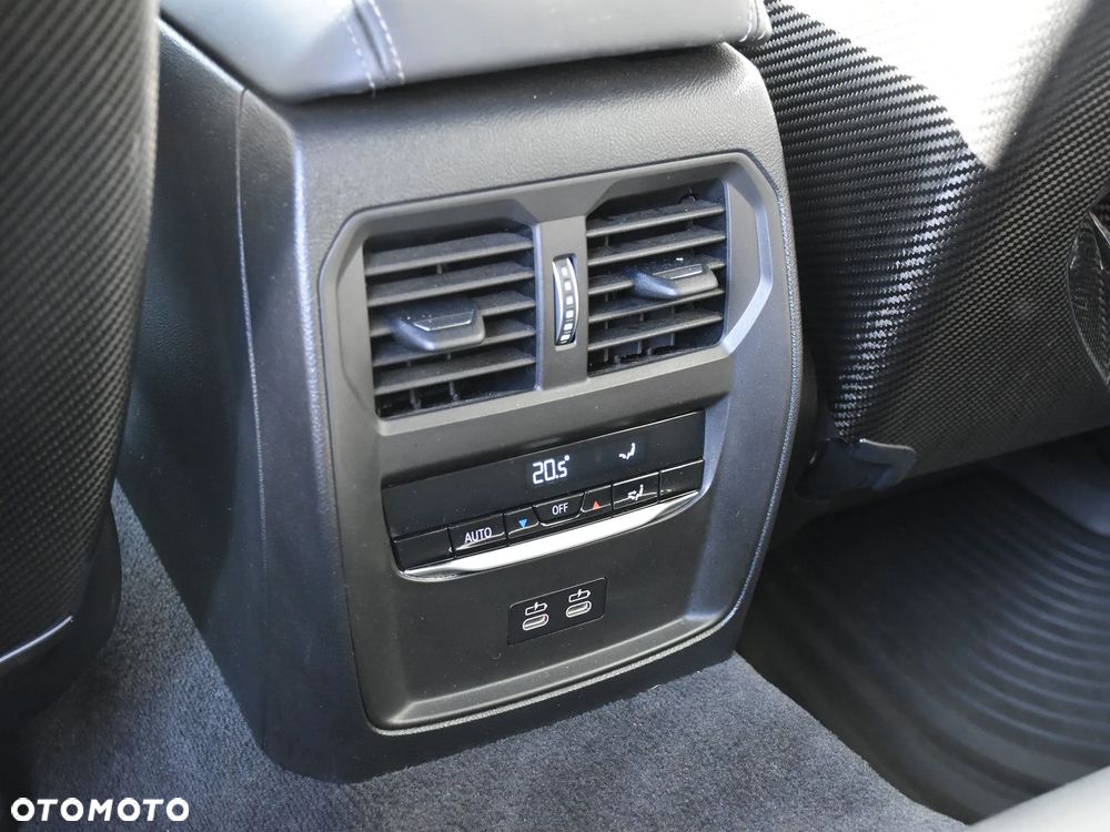 BMW M3 Competition xDrive sport - 21