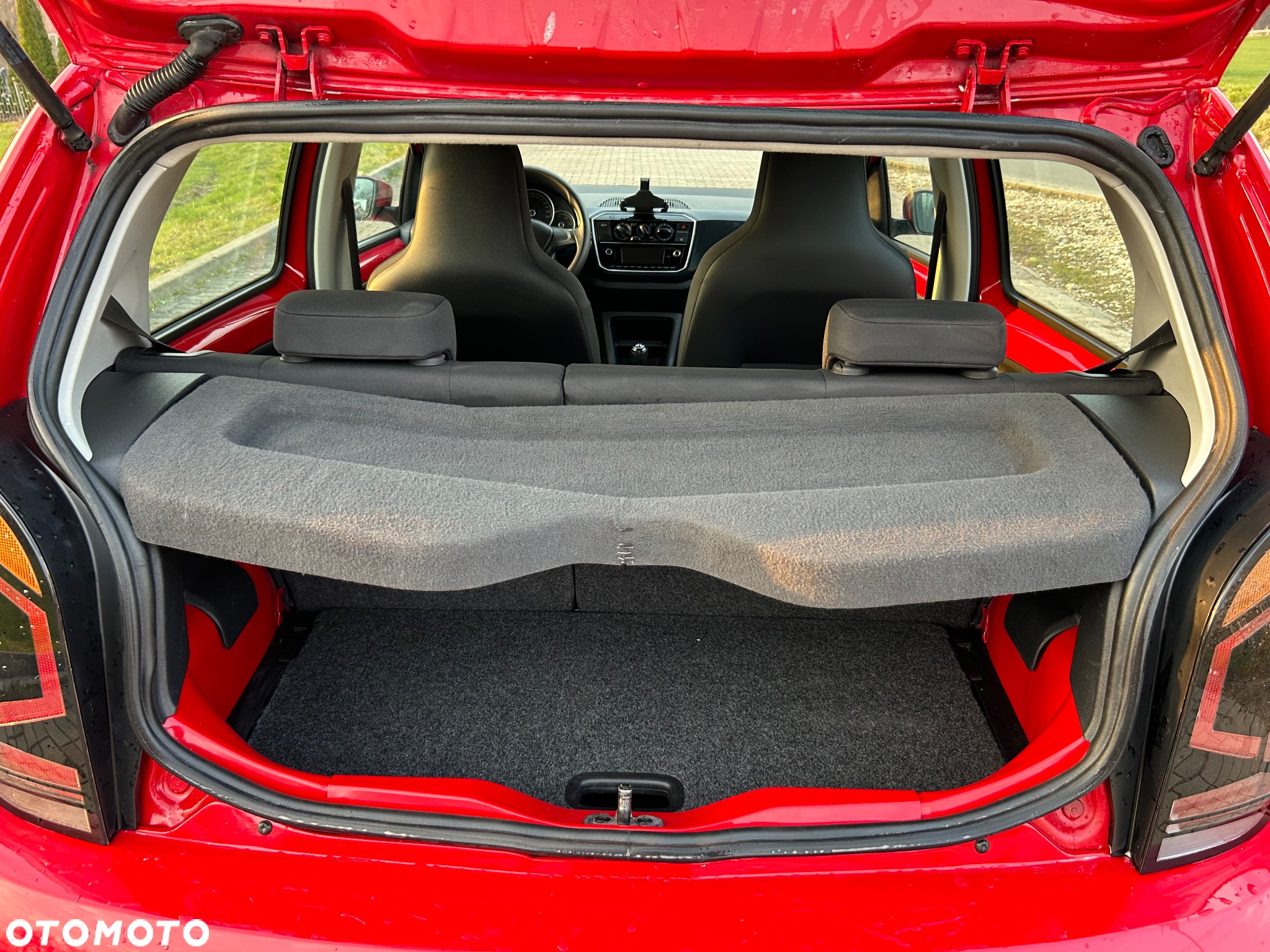 Volkswagen up! 1.0 Beats - 13