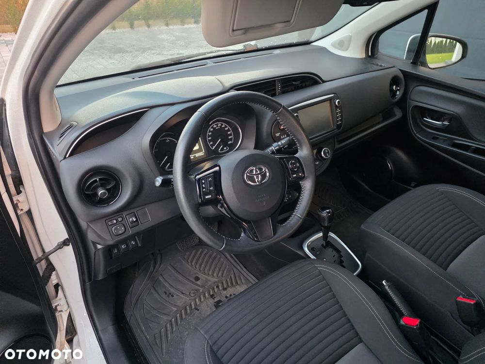 Toyota Yaris 1.5 - 16