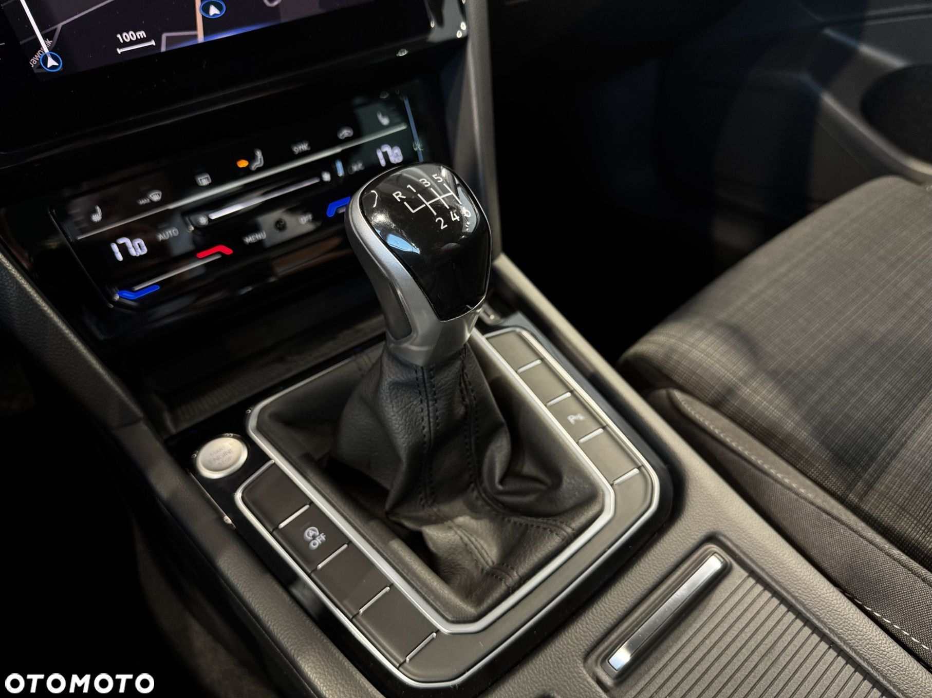 Volkswagen Passat - 25