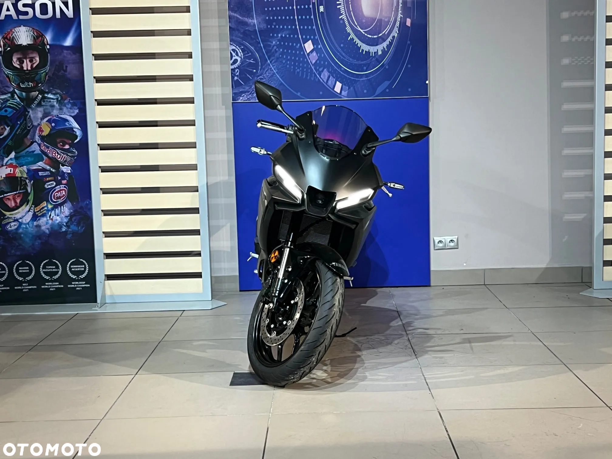 Yamaha R3 - 10