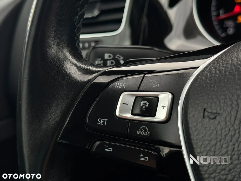 Volkswagen Golf 1.4 TSI BlueMotion Technology DSG Highline - 24