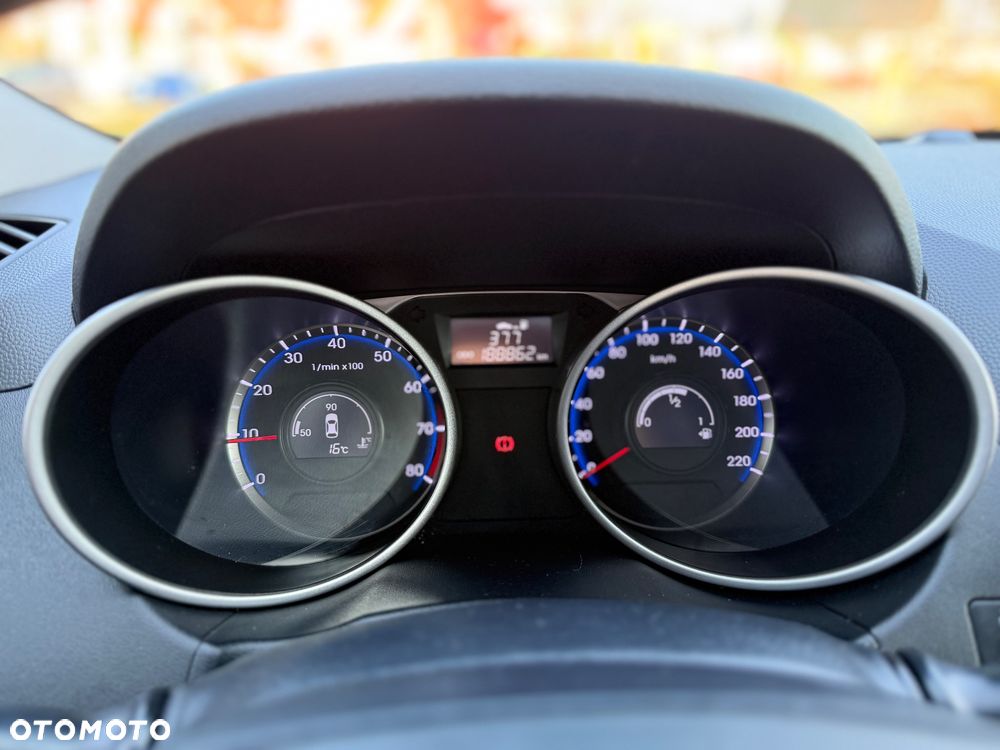 Hyundai ix35 1.6 2WD Fifa World Cup Edition - 33