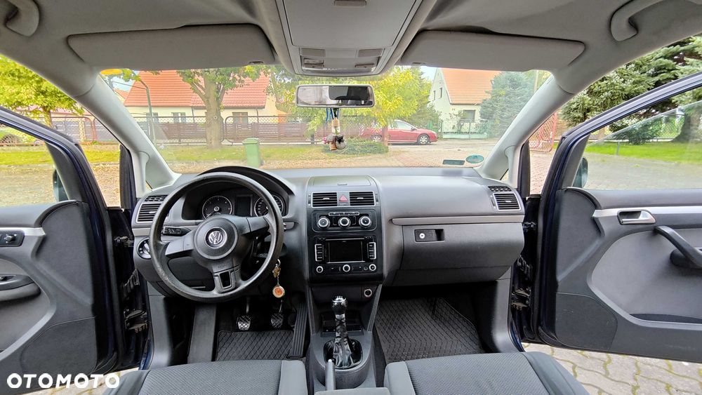 Volkswagen Touran - 15