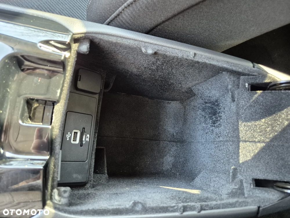 Ford Mondeo 2.0 TDCi Titanium PowerShift - 10