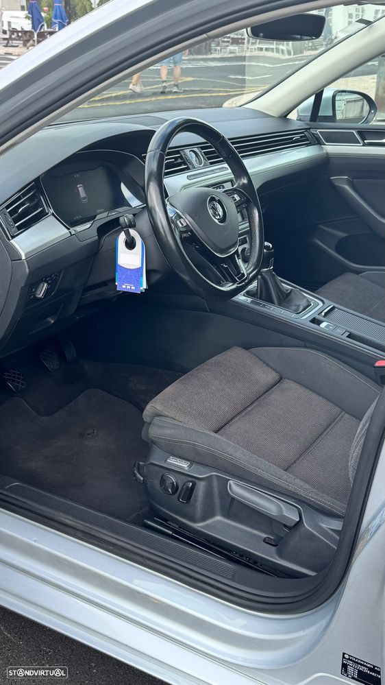 VW Passat Variant 1.6 TDI BlueMotion - 18
