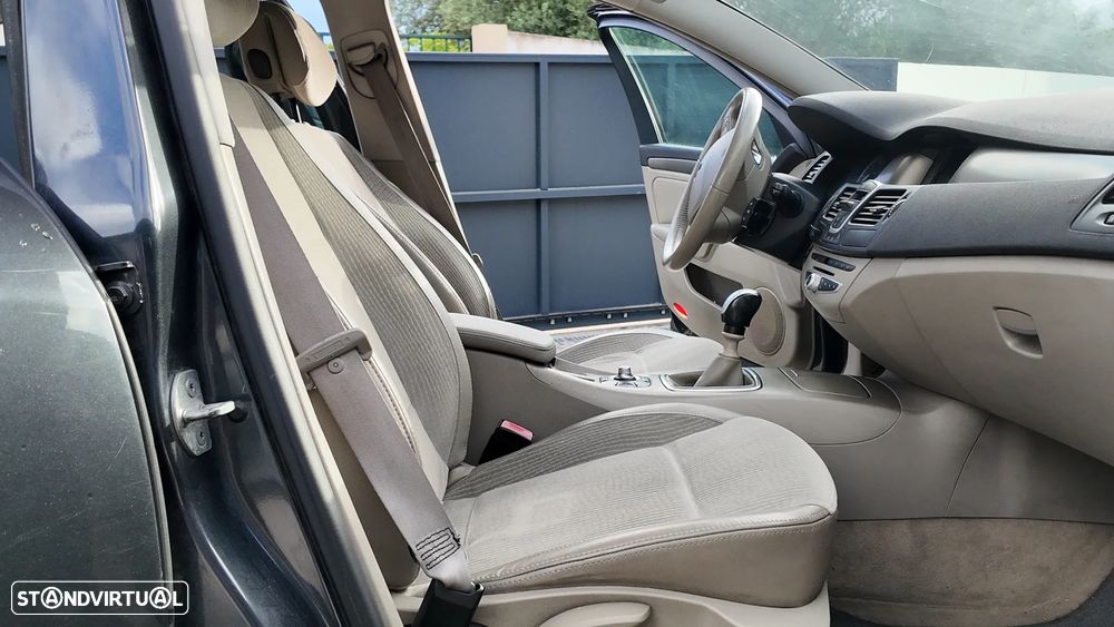 Renault Laguna 2.0 dCi Dynamique - 19