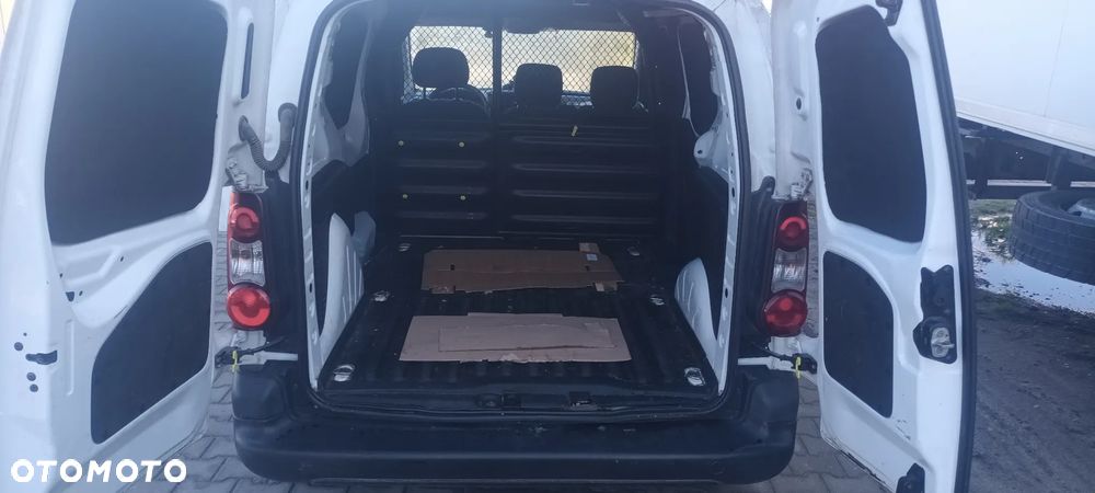 Citroën BERLINGO - 8