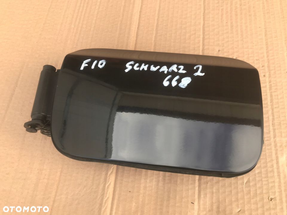 Klapka wlewu paliwa BMW 5 F10 sedan 7218336 kolor Schwarz 2 668 - 1
