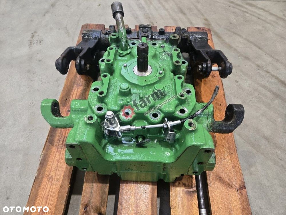 Obudowa WOM, podnośnik, John Deere 5125R, 5130R - 2