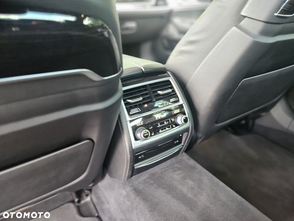 BMW Seria 7 750Ld xDrive - 35