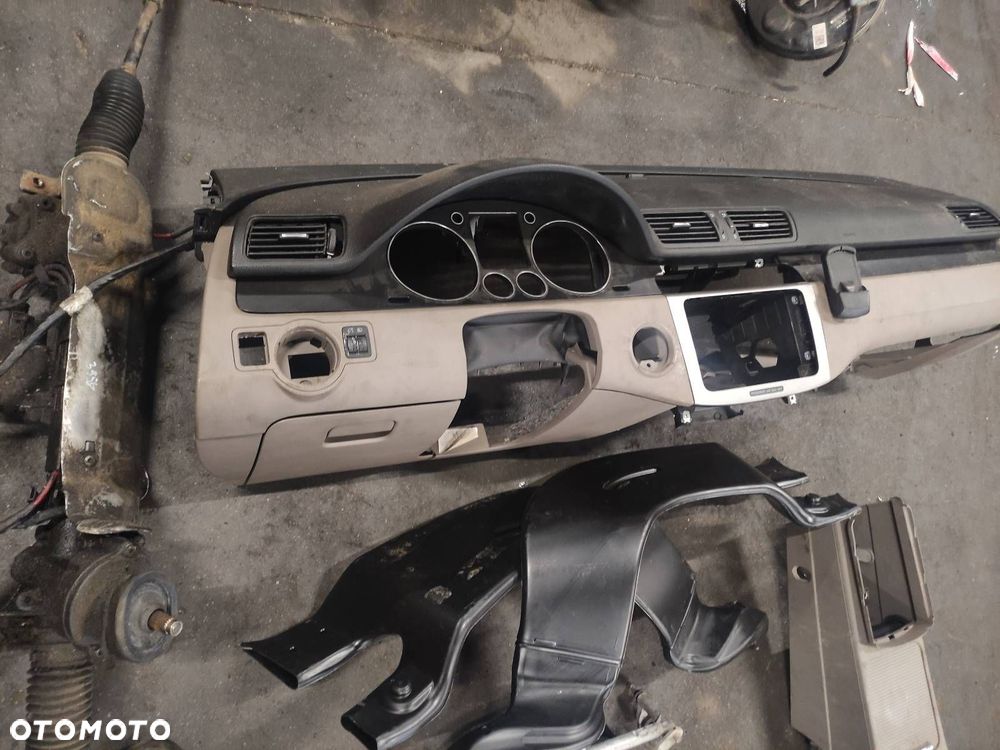 KOKPIT DESKA ROZDZIELCZA PASSAT VOLKSWAGEN B6 - 1