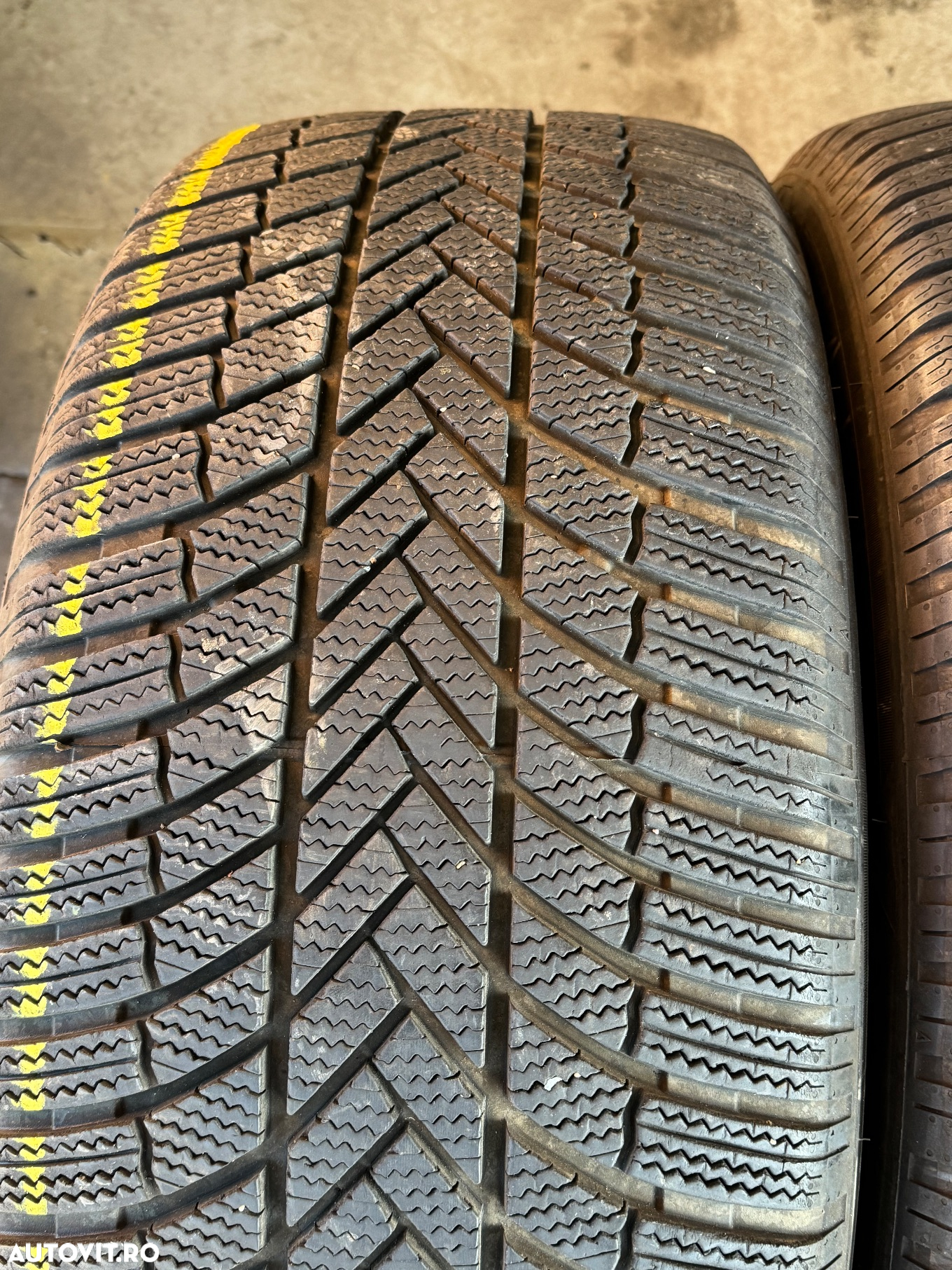 Vând 4 anvelope 285/45/20 bridgestone de iarnă ca noi - 4