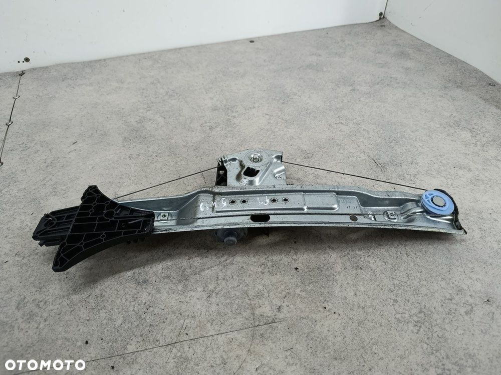 PODNOŚNIK SZYBY PRAWY TYŁ OPEL INSIGNIA A 20952451  964840-107  BROSE  GM - 5