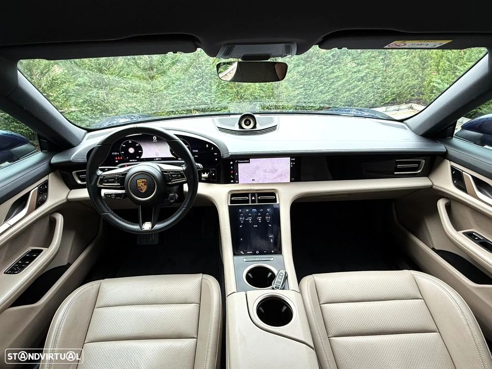 Porsche Taycan Cross Turismo 4 - 13