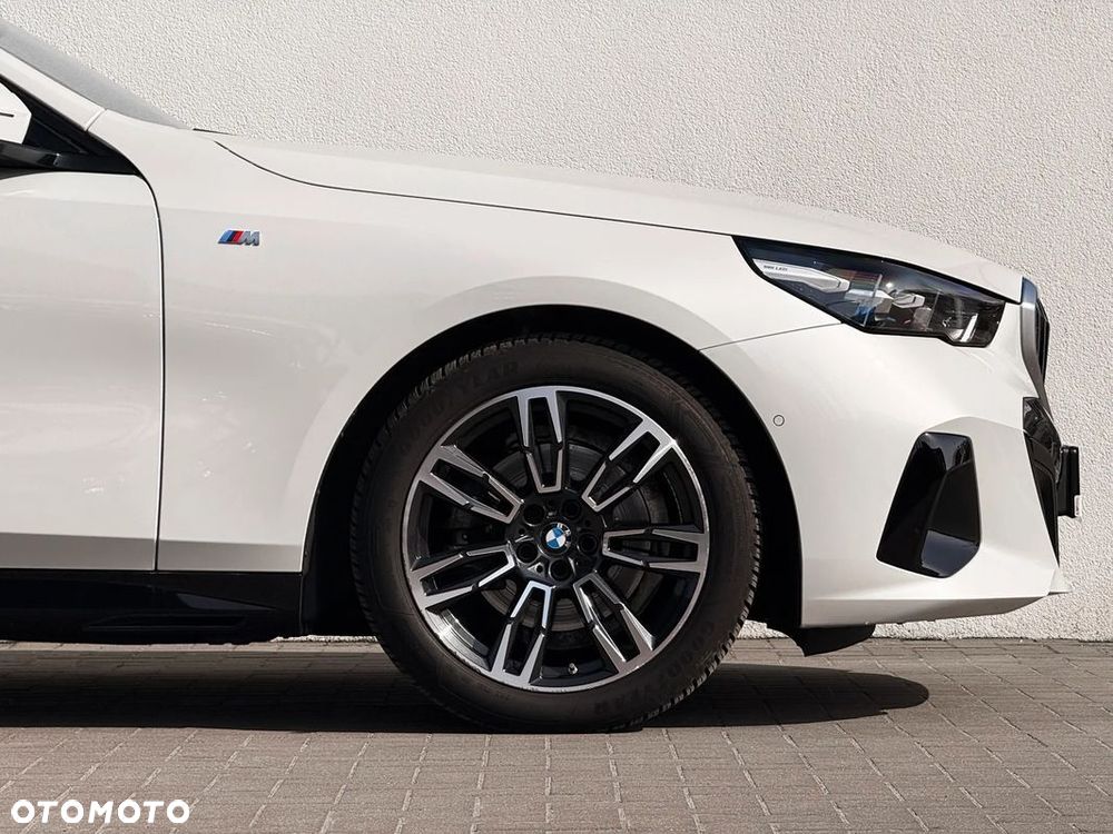 BMW Seria 5 2024 photo 4
