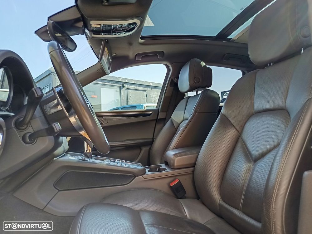 Porsche Macan S - 38