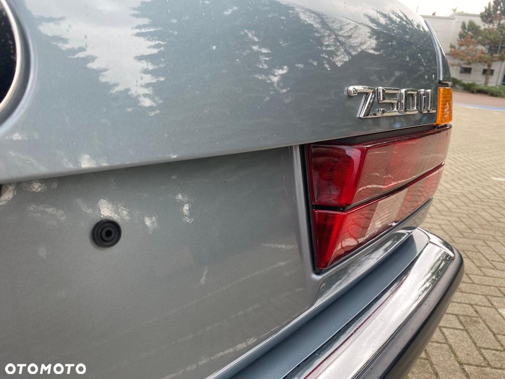 BMW Seria 7 750iL - 10