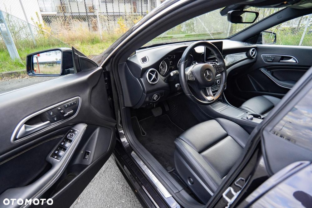 Mercedes-Benz CLA 250 7G-DCT AMG Line - 10