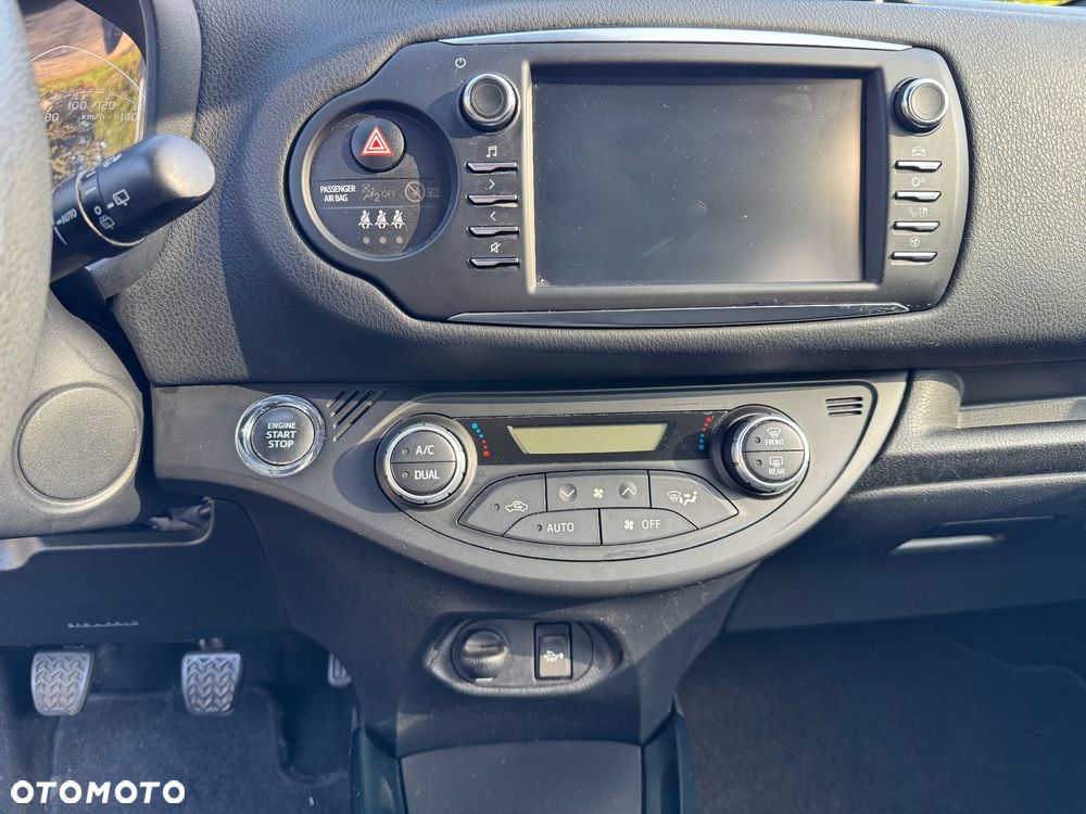 Toyota Yaris 1.5 Selection - 23