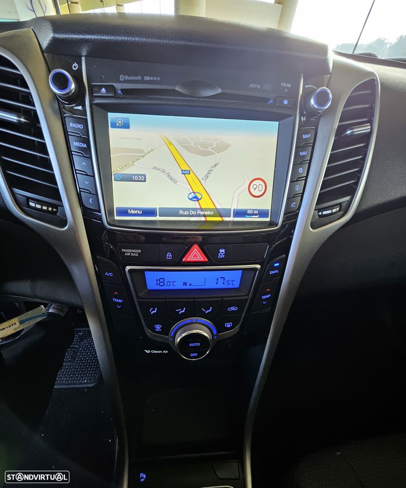 Hyundai i30 1.6 CRDI Blue Style+Navi - 10