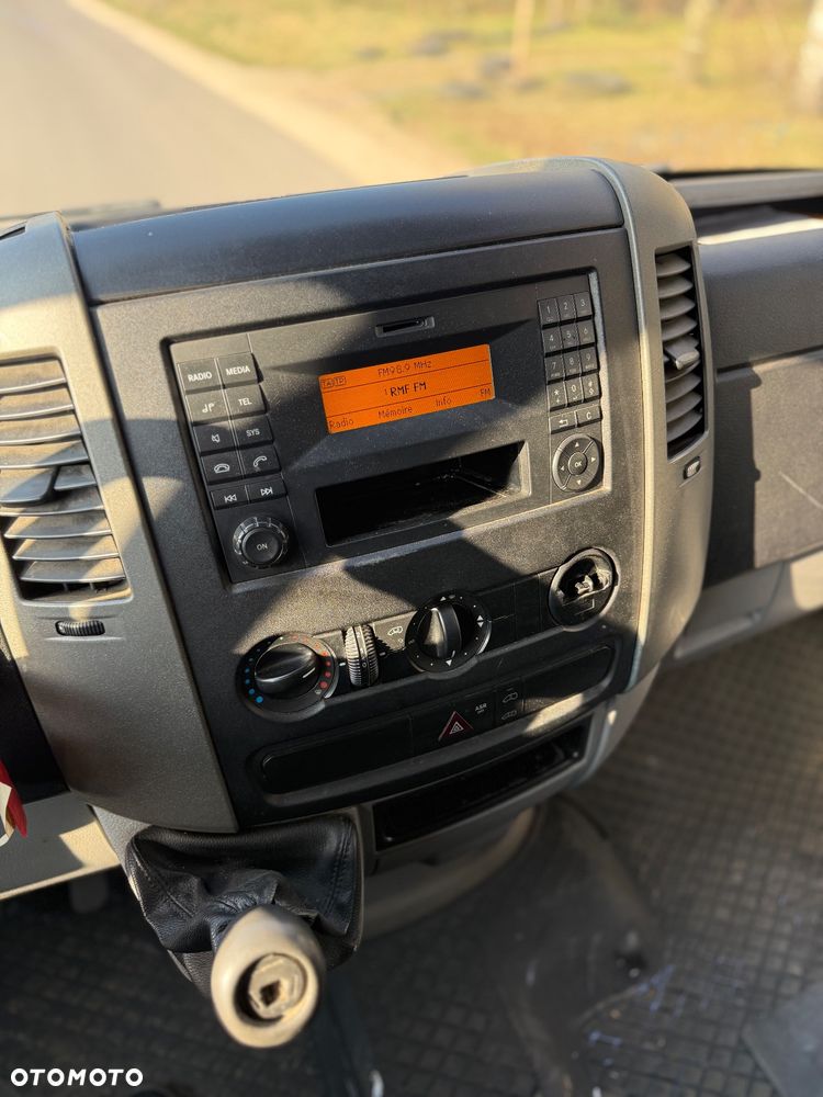Mercedes-Benz Sprinter - 16