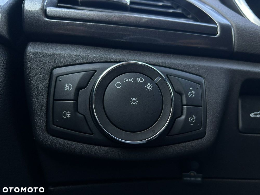 Ford Mondeo 2.0 TDCi Titanium - 35