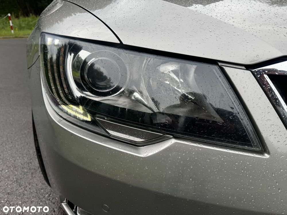 Skoda Superb 2.0 TDI Green tec DSG L&K - 11