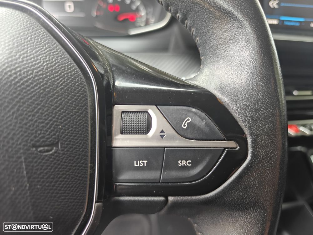 Peugeot 2008 1.2 PureTech Active Pack - 28