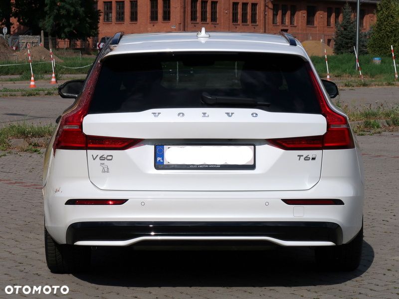 Volvo V60 T6 AWD Plug-In Hybrid Plus Dark - 4