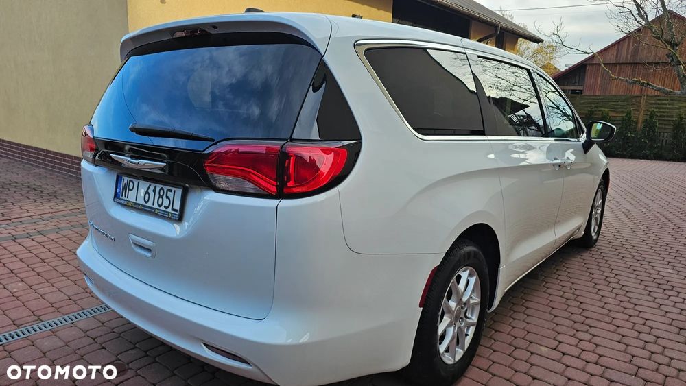 Chrysler Pacifica - 5