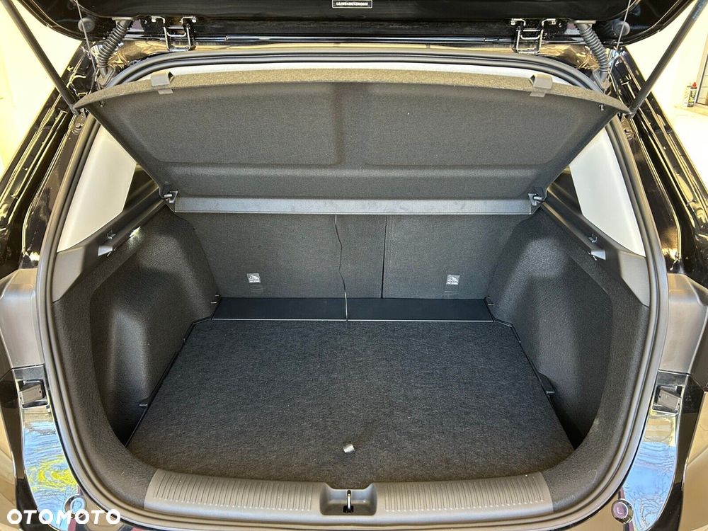 MG ZS Hybrid+ - 12