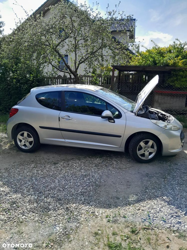 Peugeot 207 1.4 16V Trendy - 12