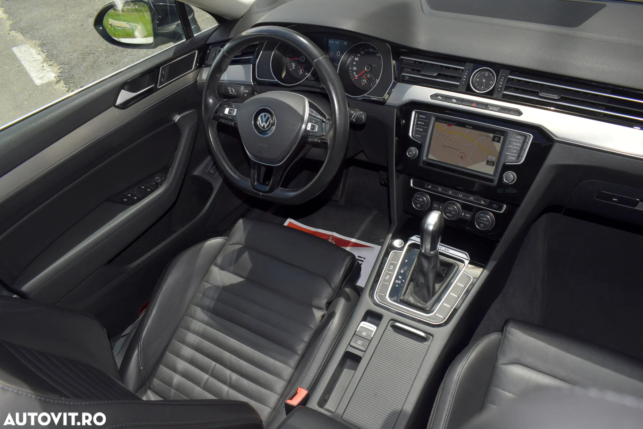 Volkswagen Passat Variant 2.0 TDI DSG 4Motion Highline - 13