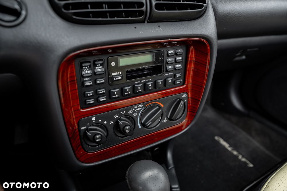 Chrysler Stratus - 32
