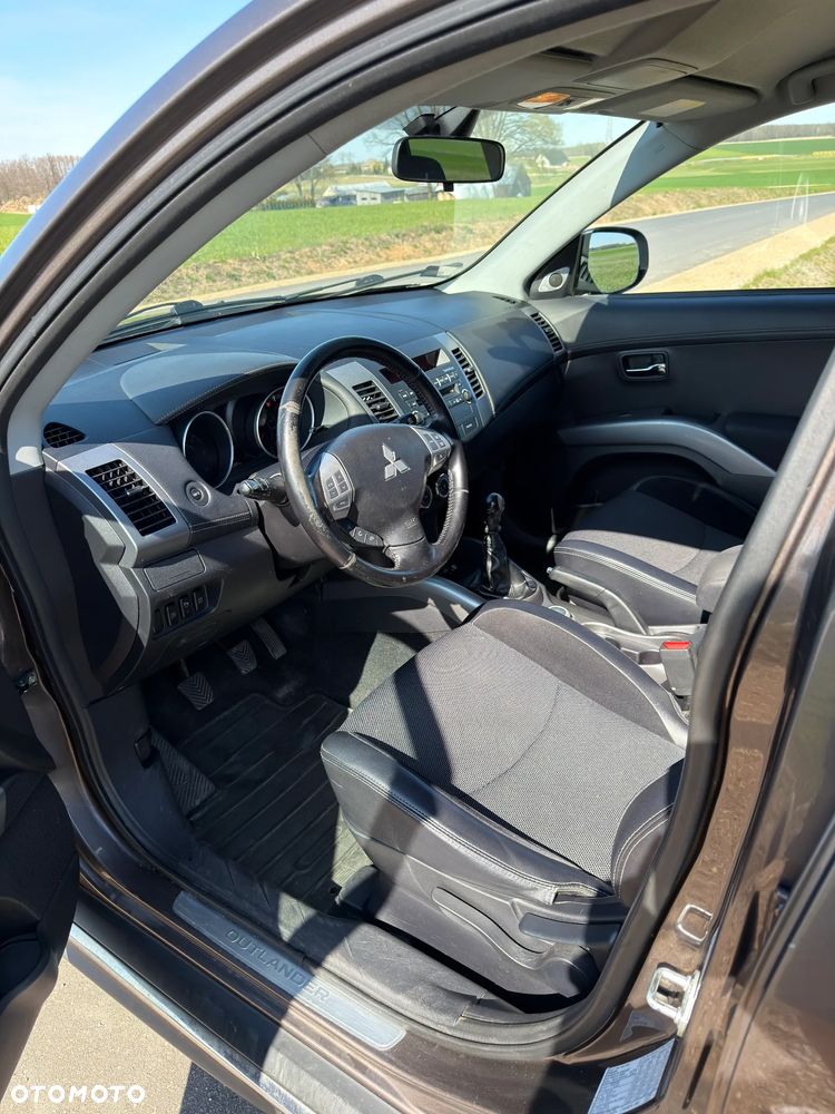 Mitsubishi Outlander 2.0 DID Intense - 17