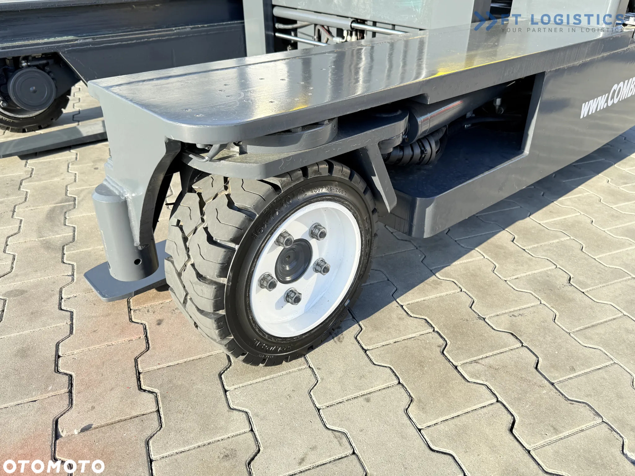 Combilift C3000 / GAS / TRIPLEX- 7500MM / PRZESUW WIDEŁ / POZYCJONER / WOLNY SKOK / PEŁNA OGRZEWANA KABINA / JEDYNIE 7868H / STAN - JAK NOWY! - 3