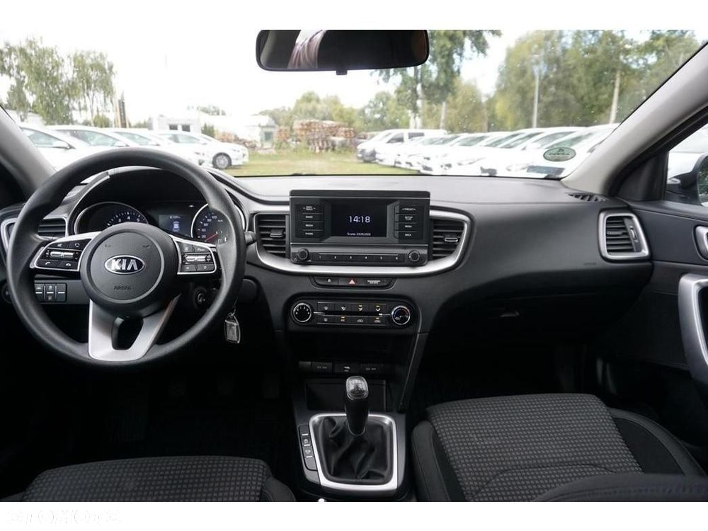 Kia Ceed - 28