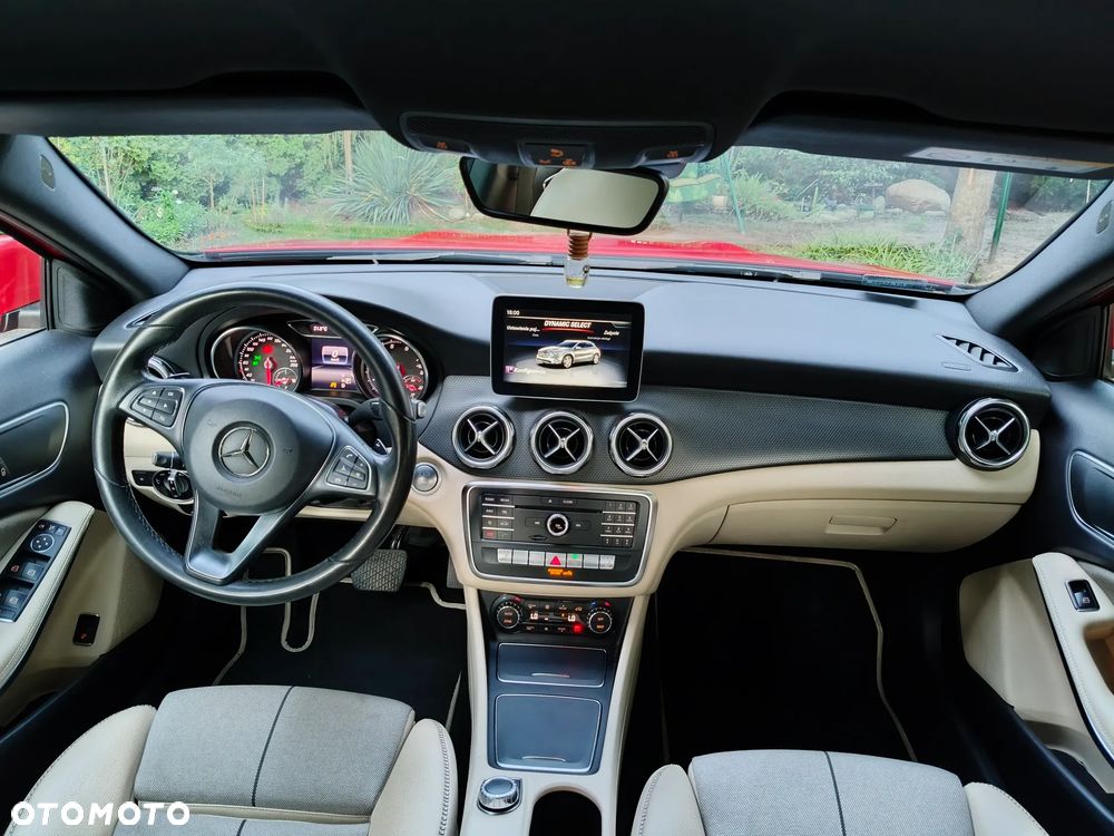 Mercedes-Benz GLA 180 7G-DCT Style - 12