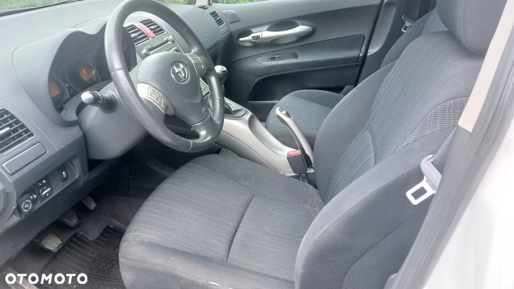 Toyota Auris 1.6 VVT-i Luna - 8