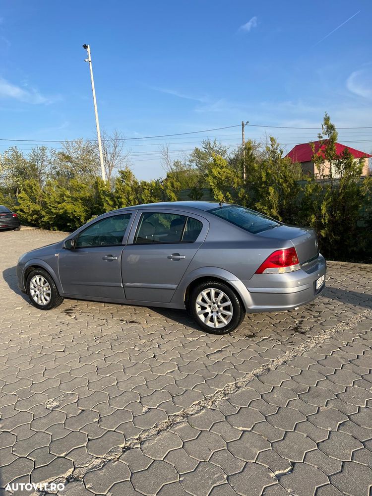 Opel Astra 1.6 Enjoy - 2