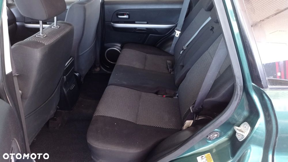 Suzuki Grand Vitara 2.0 Comfort - 36
