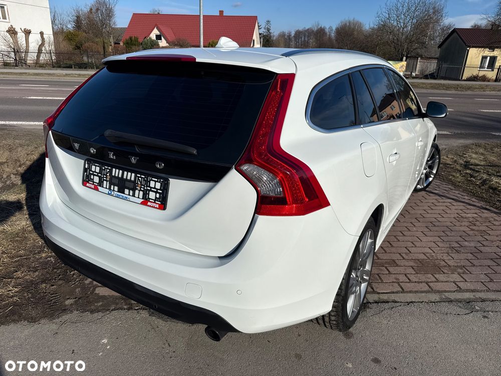 Volvo V60 T6 AWD Geartronic Summum - 27