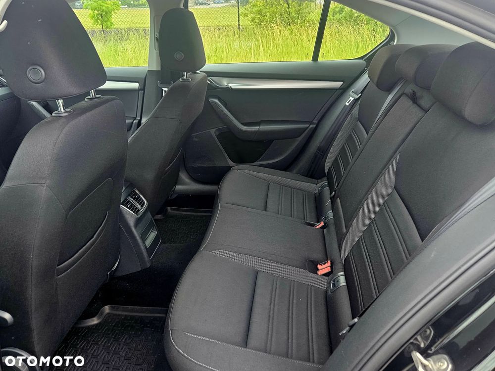 Skoda Octavia 2.0 TDI SCR Ambition - 10