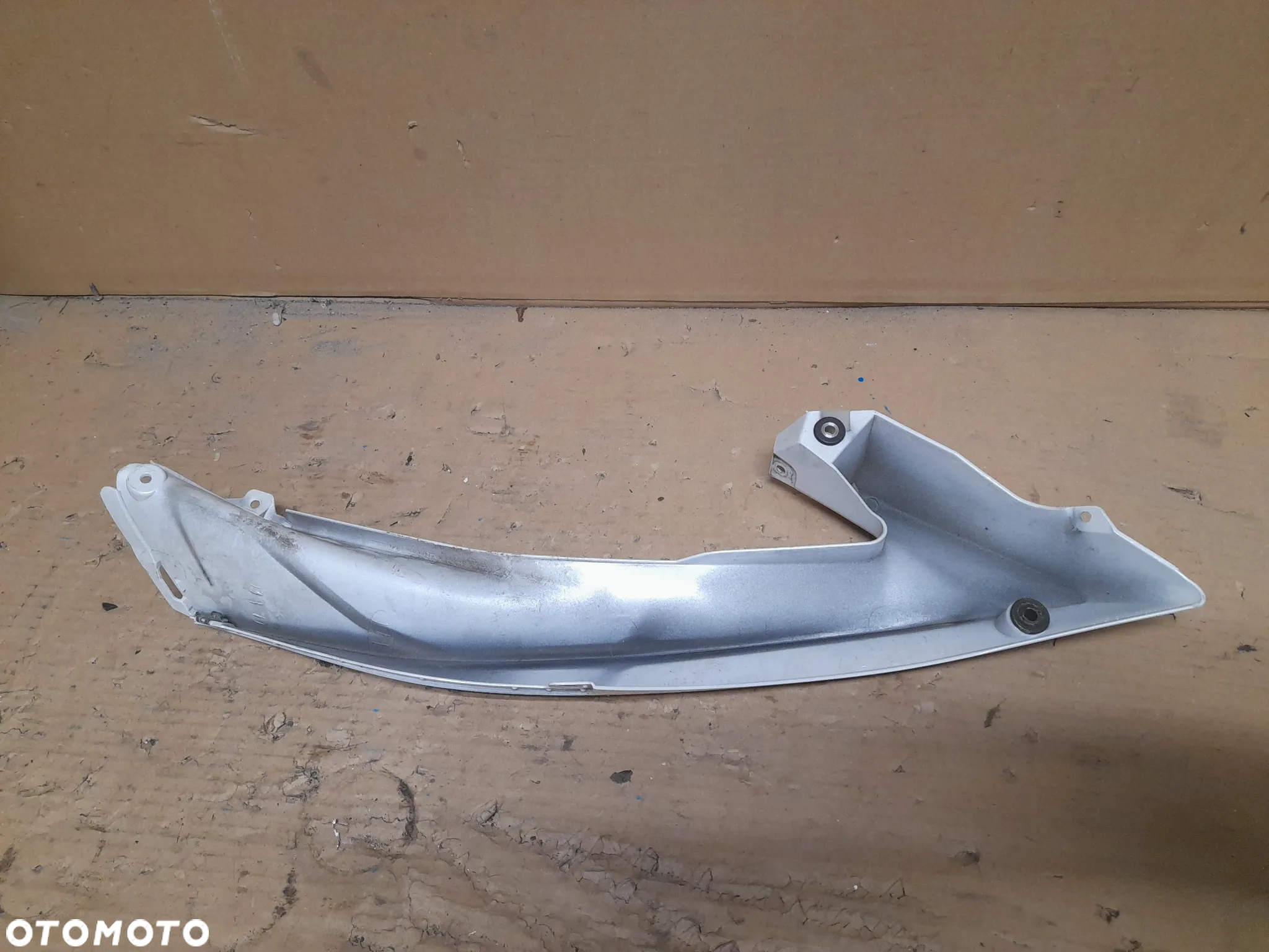 06 07 Yamaha YZF R6R Osłona lewej strony osłony owiewki  Lewa owiewka pług 200-2117V-00 - 2