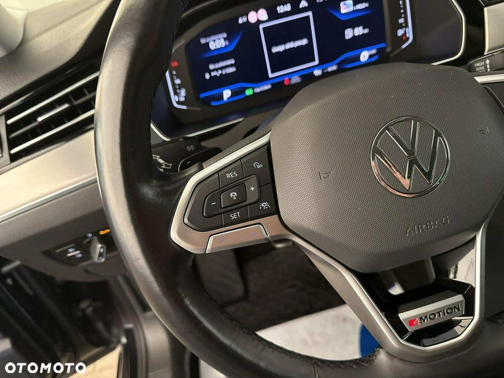 Volkswagen Passat - 25