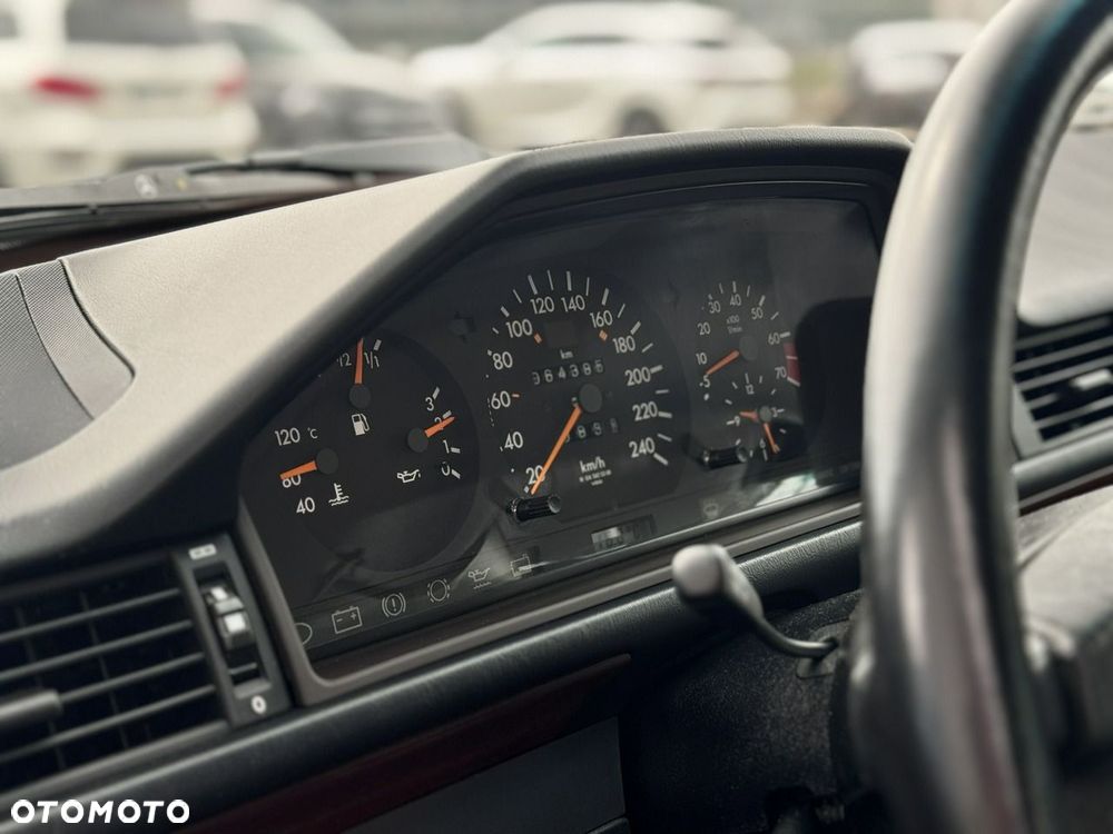 Mercedes-Benz W124 (1984-1993) - 30